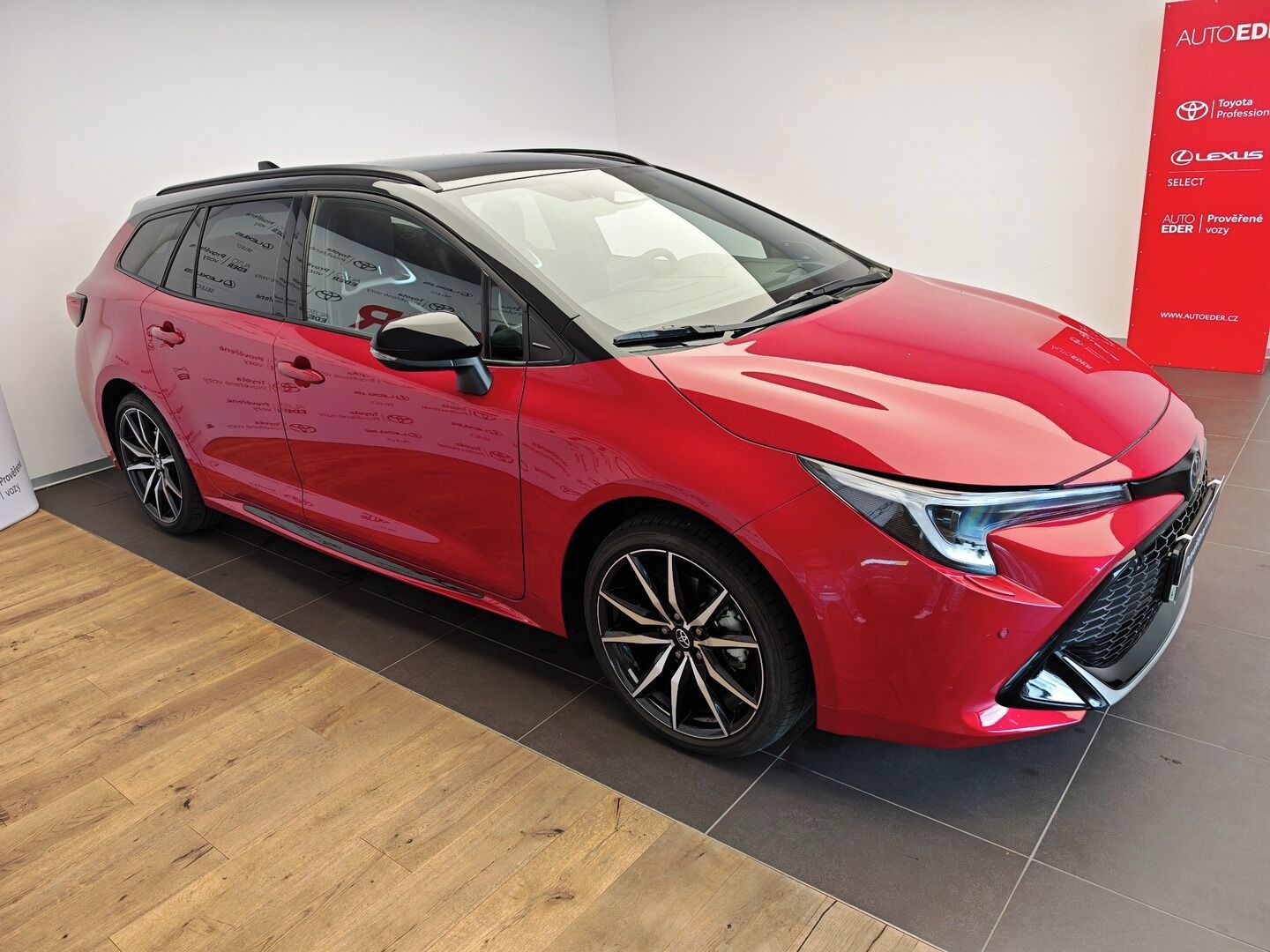 Toyota Corolla, Touring sports, 1.8 Hybrid GR - fotka 3