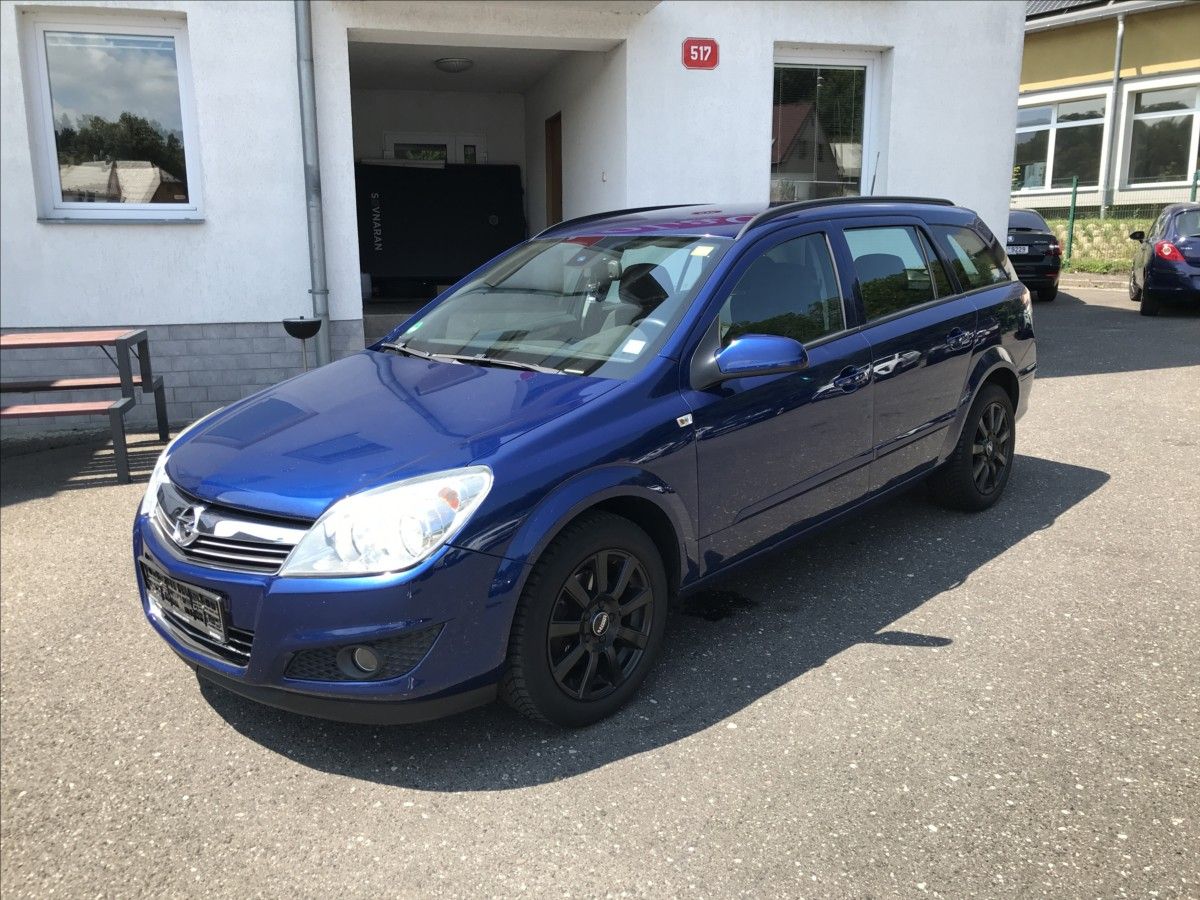 Opel Astra, 1,7 CDTi 81kW Combi - fotka 3