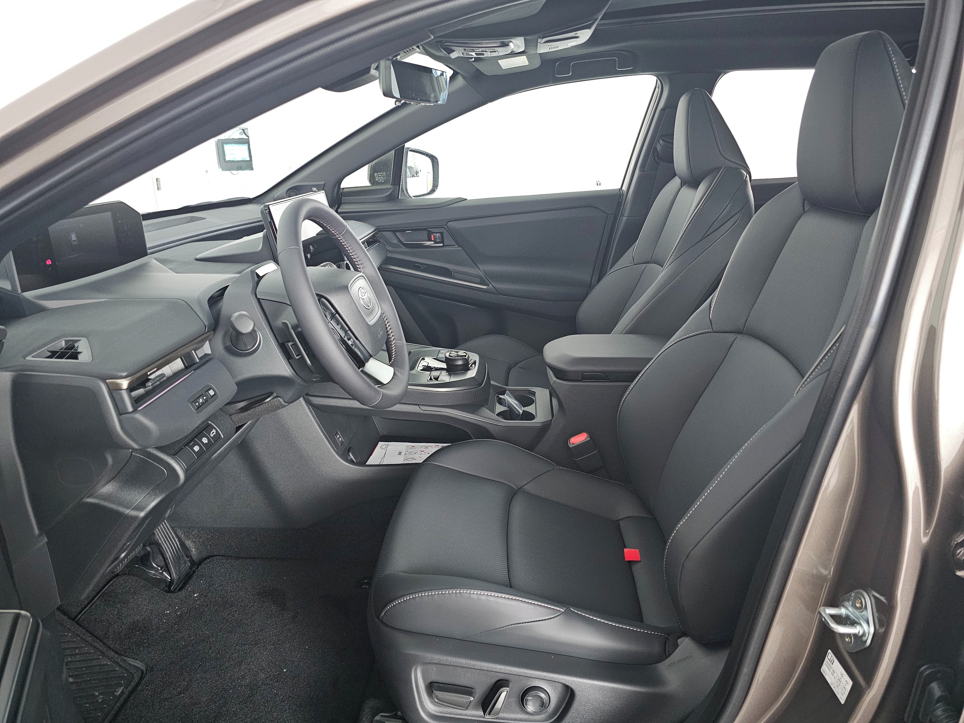 Toyota bZ4X, TS Executive 4x4 74,7 kWh 380k - fotka 6
