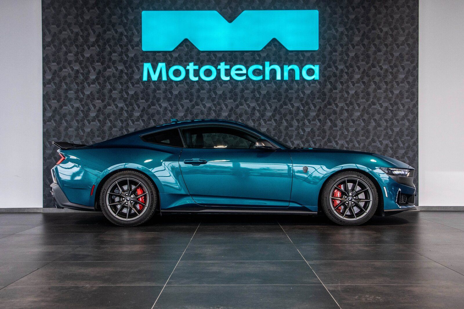 Ford Mustang, Dark Horse - fotka 6