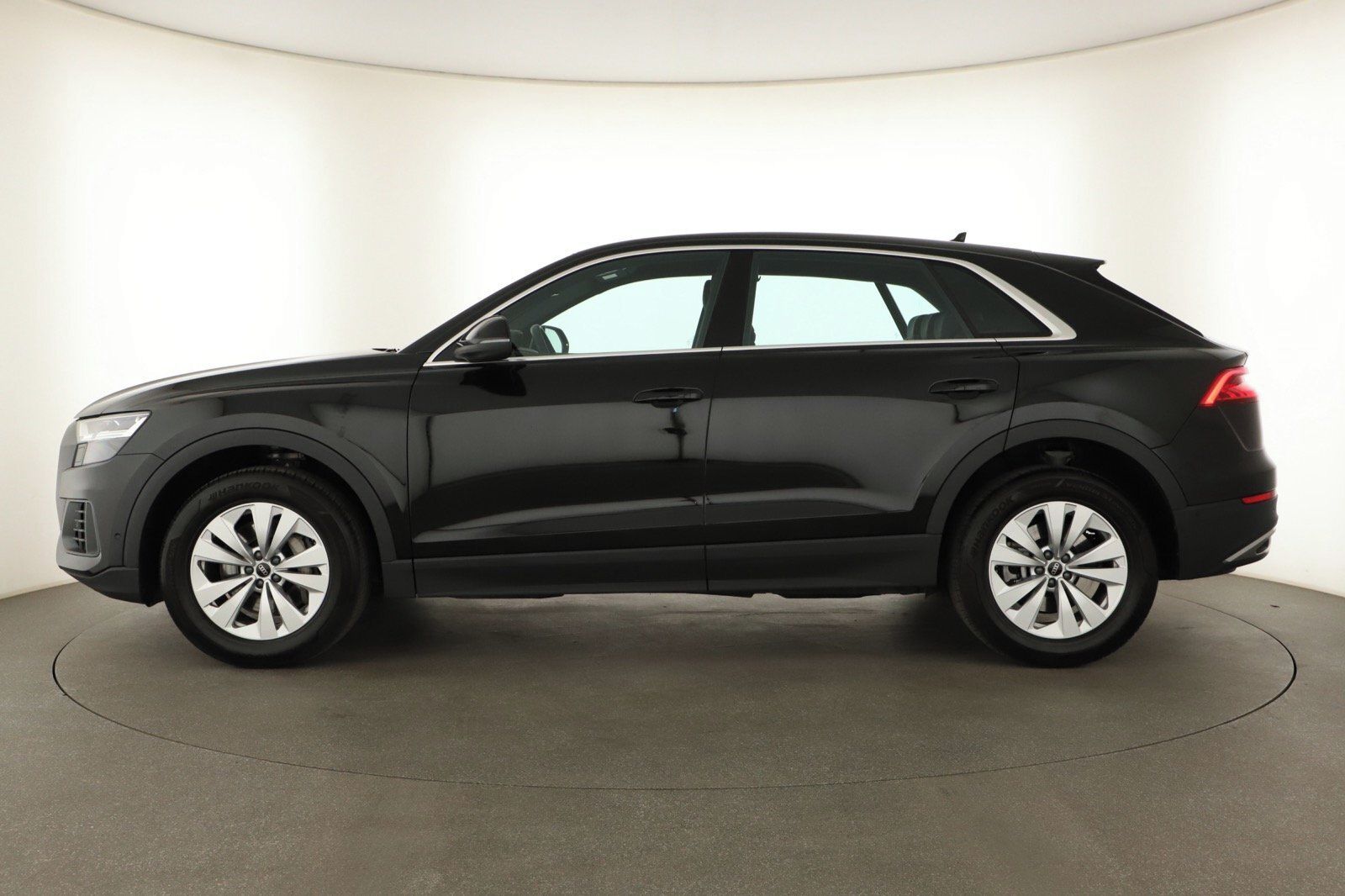 Audi Q8, 55 TFSI - fotka 2
