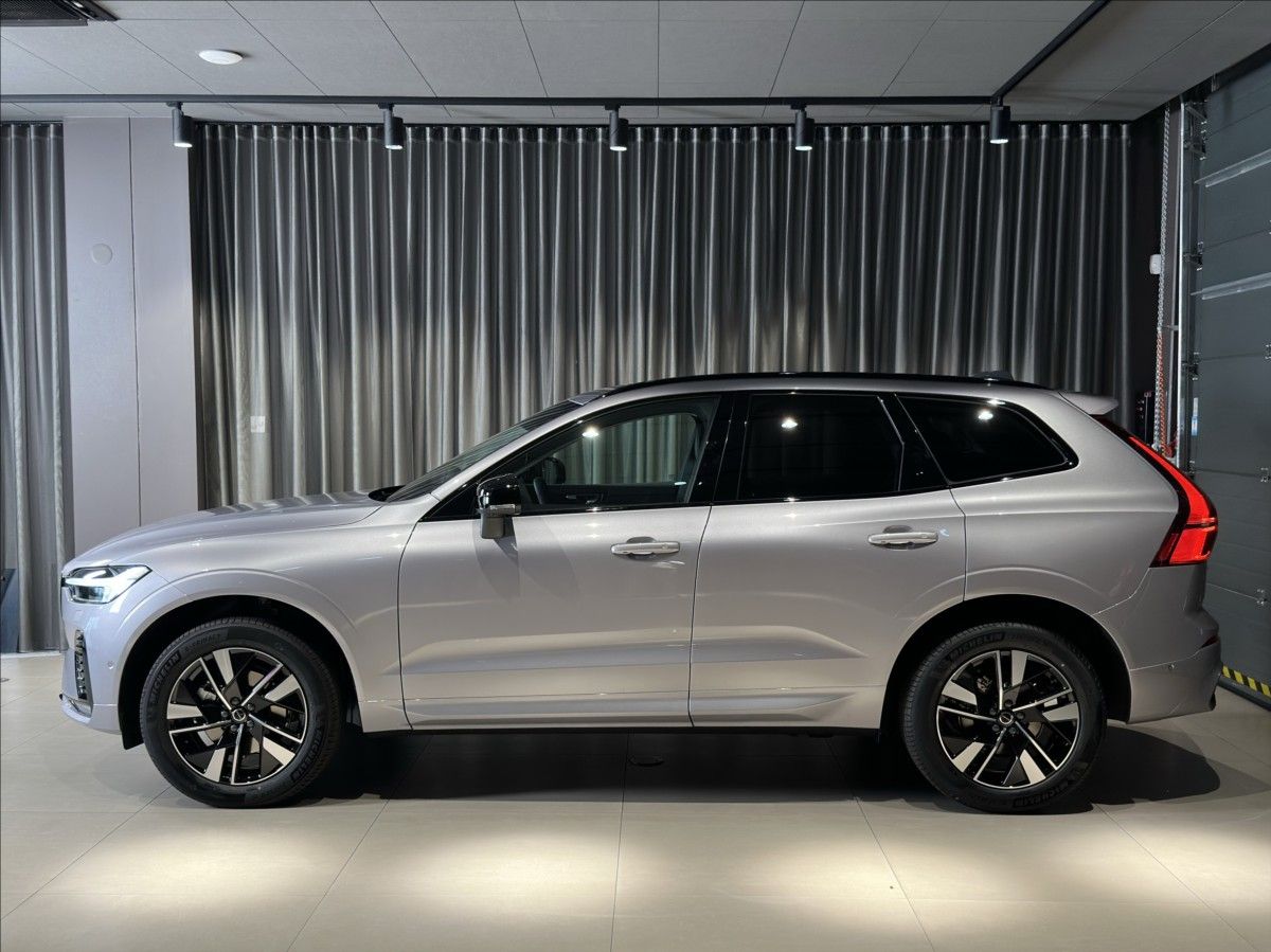 Volvo XC60, 2,0 B5  Plus Dark - fotka 2