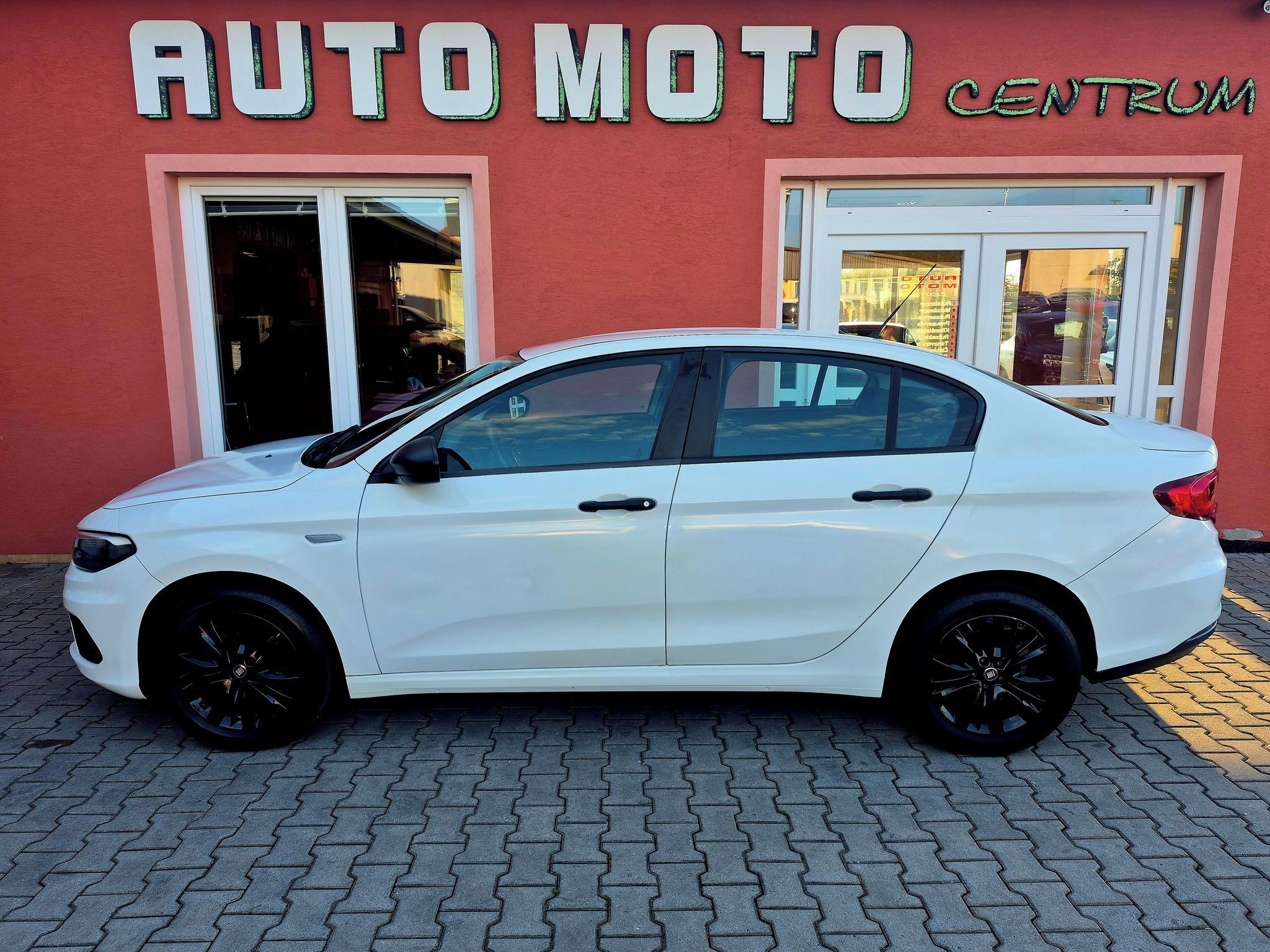 Fiat Tipo, 1.4 Fire 70 kW - Street - seda - fotka 3