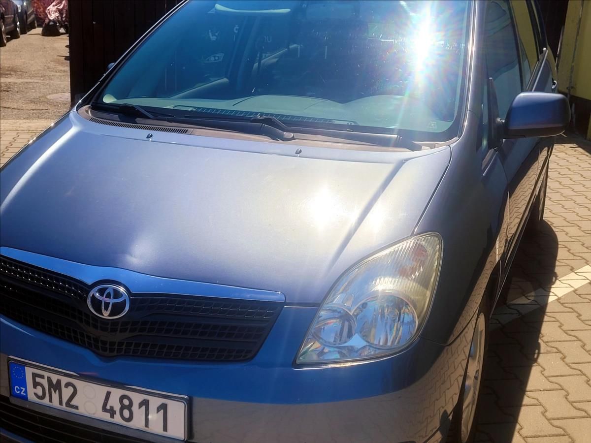 Toyota Corolla Verso, 2,0 D-4d *AUT.KLIMATIZACE* - fotka 3