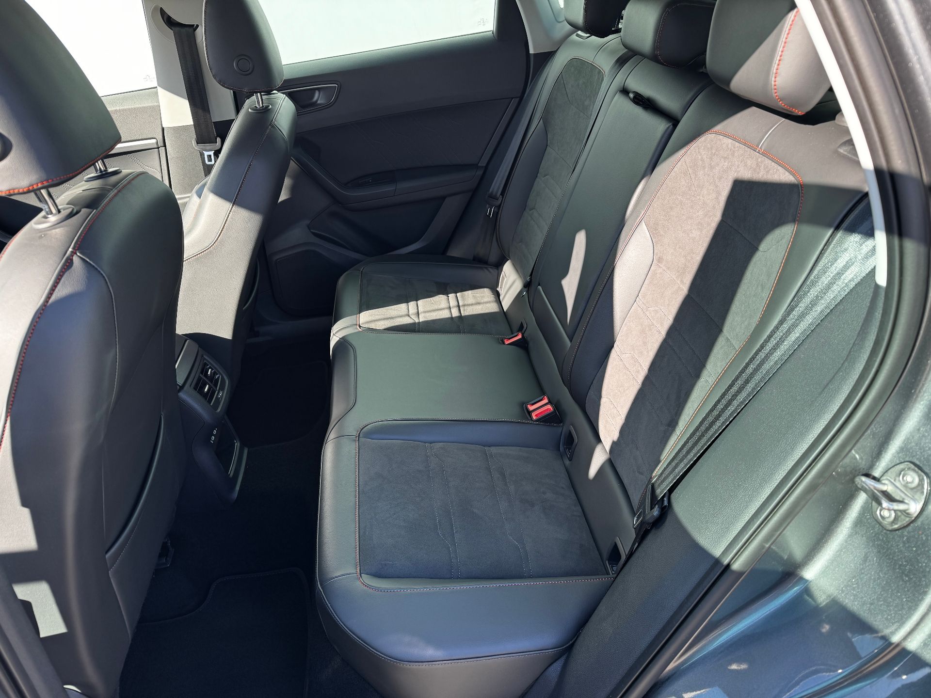 Seat Ateca, FR 2.0TDI 110kW 7DSG 4x4 - fotka 6