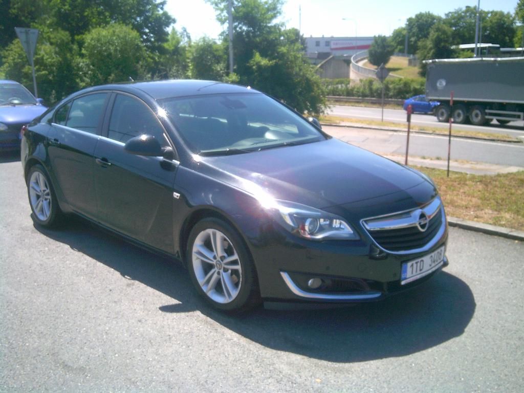 Opel Insignia, 2.0 CDTi 125kW,KOUP.ČR, 1.MAJ. - fotka 4