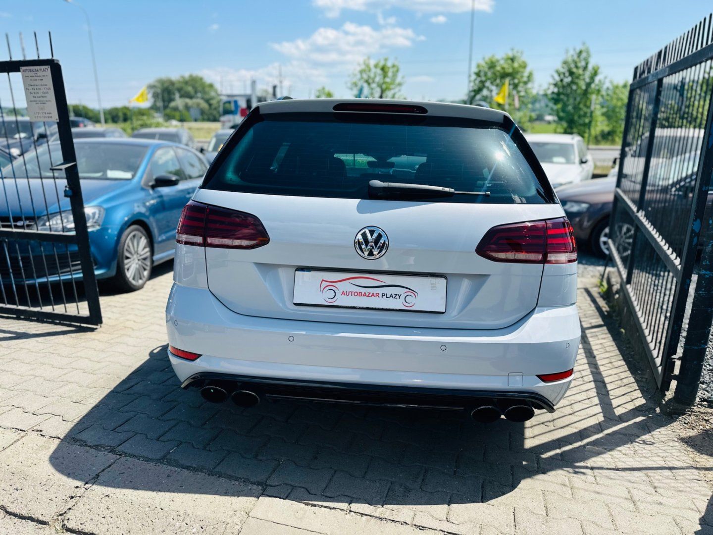 Volkswagen Golf, 7.5 R 2.0 TSI 4Motion VIRTUAL - fotka 5