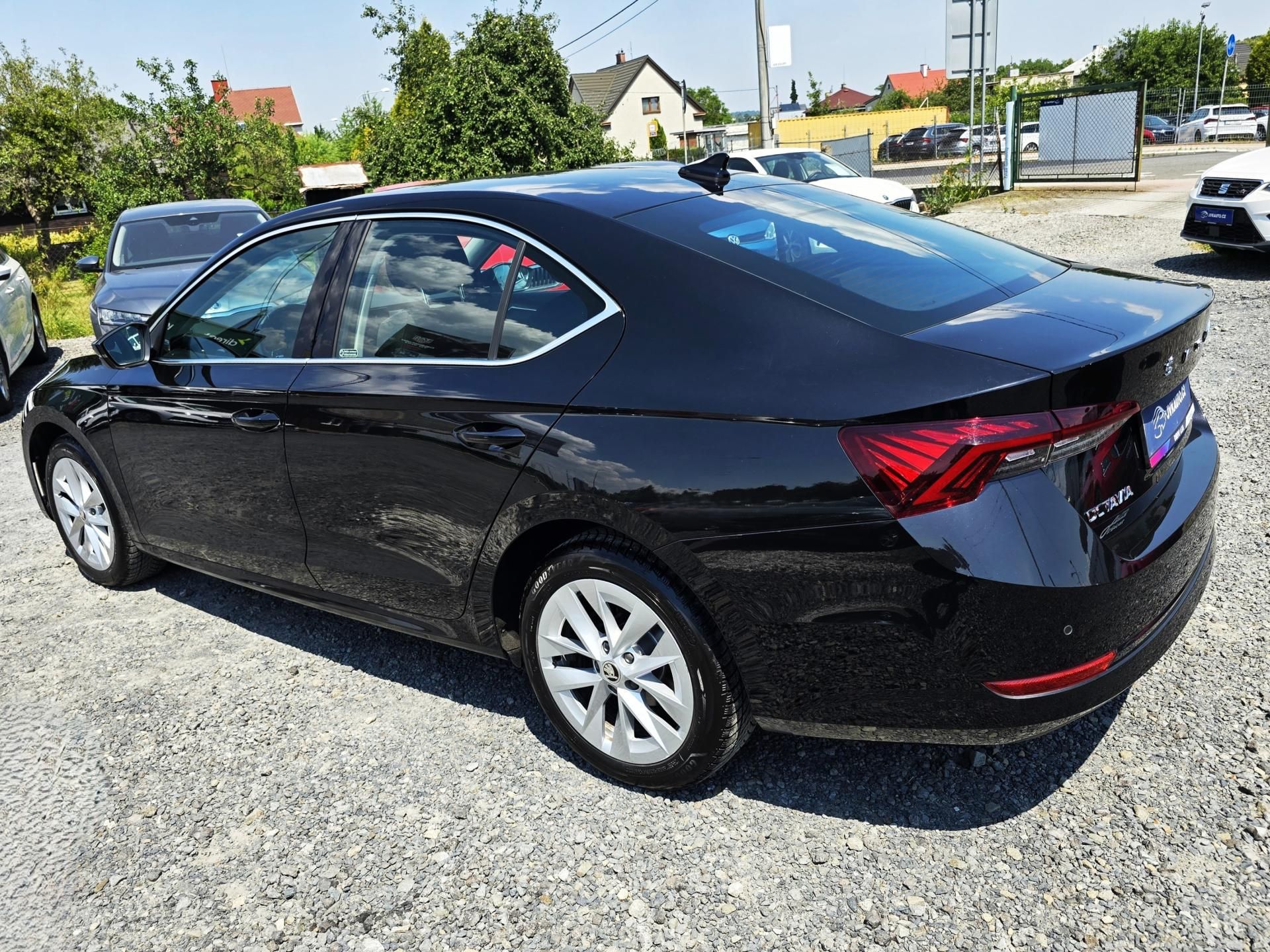 Škoda Octavia, 2.0TDI 110KW DSG STYLE+ MATRIX - fotka 4