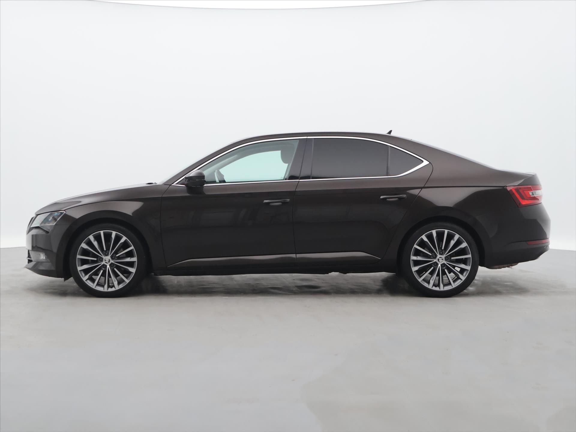 Škoda Superb, 2.0 TDI 140kW 4x4 Style CZ - fotka 4