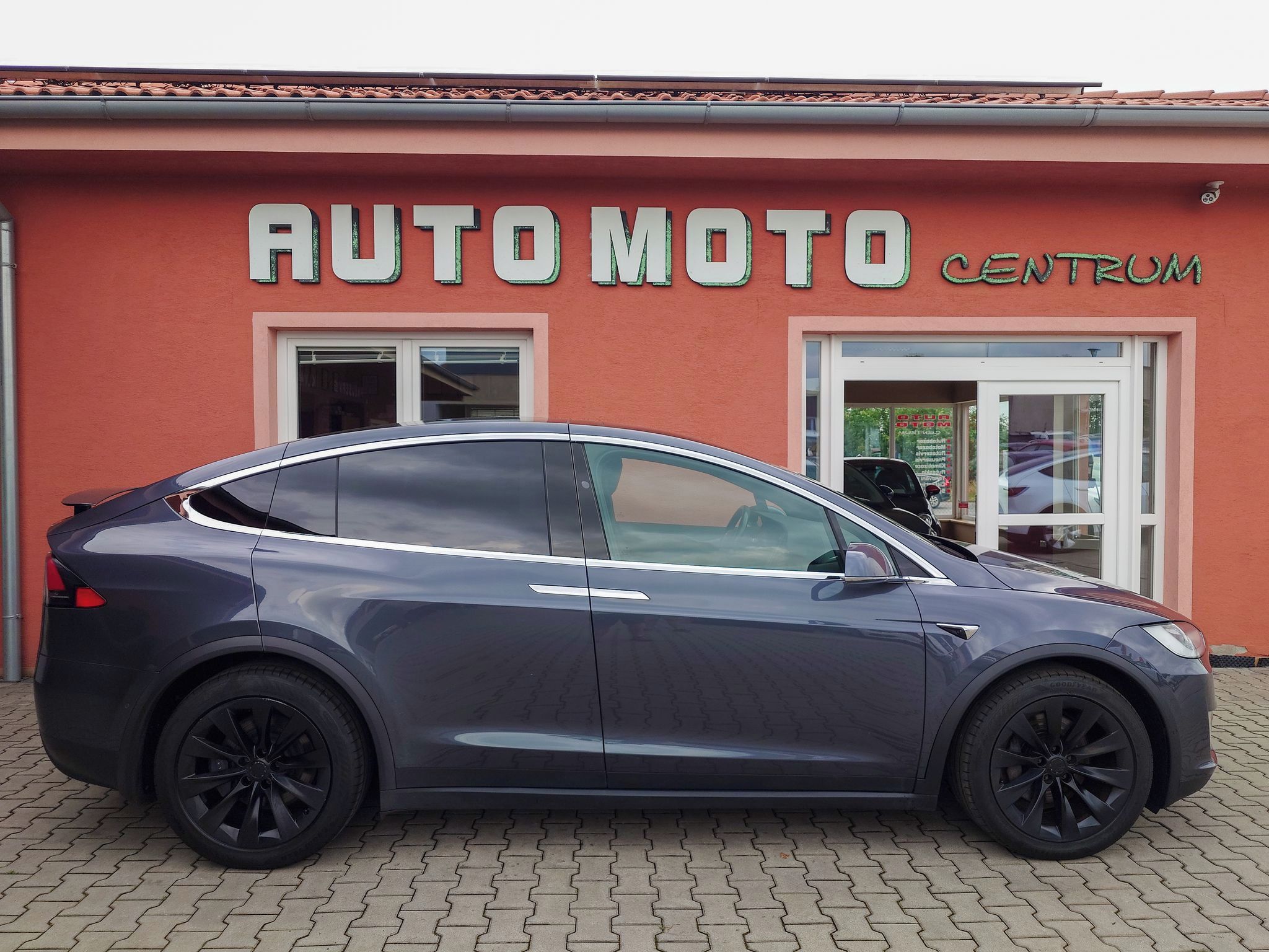 Tesla Model X, Long Range Dual Motor AWD 421 - fotka 5