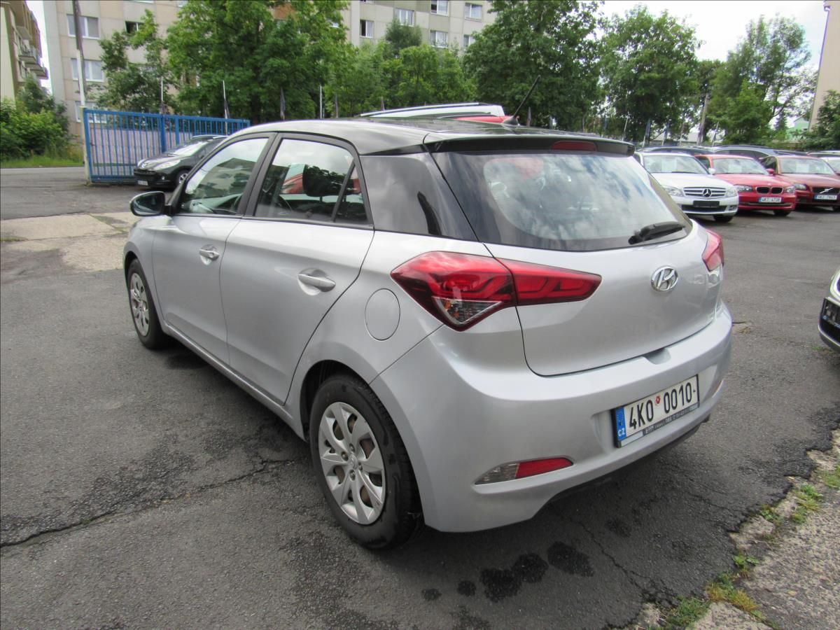 Hyundai i20, 1,3 i 55kW Family+ - fotka 4