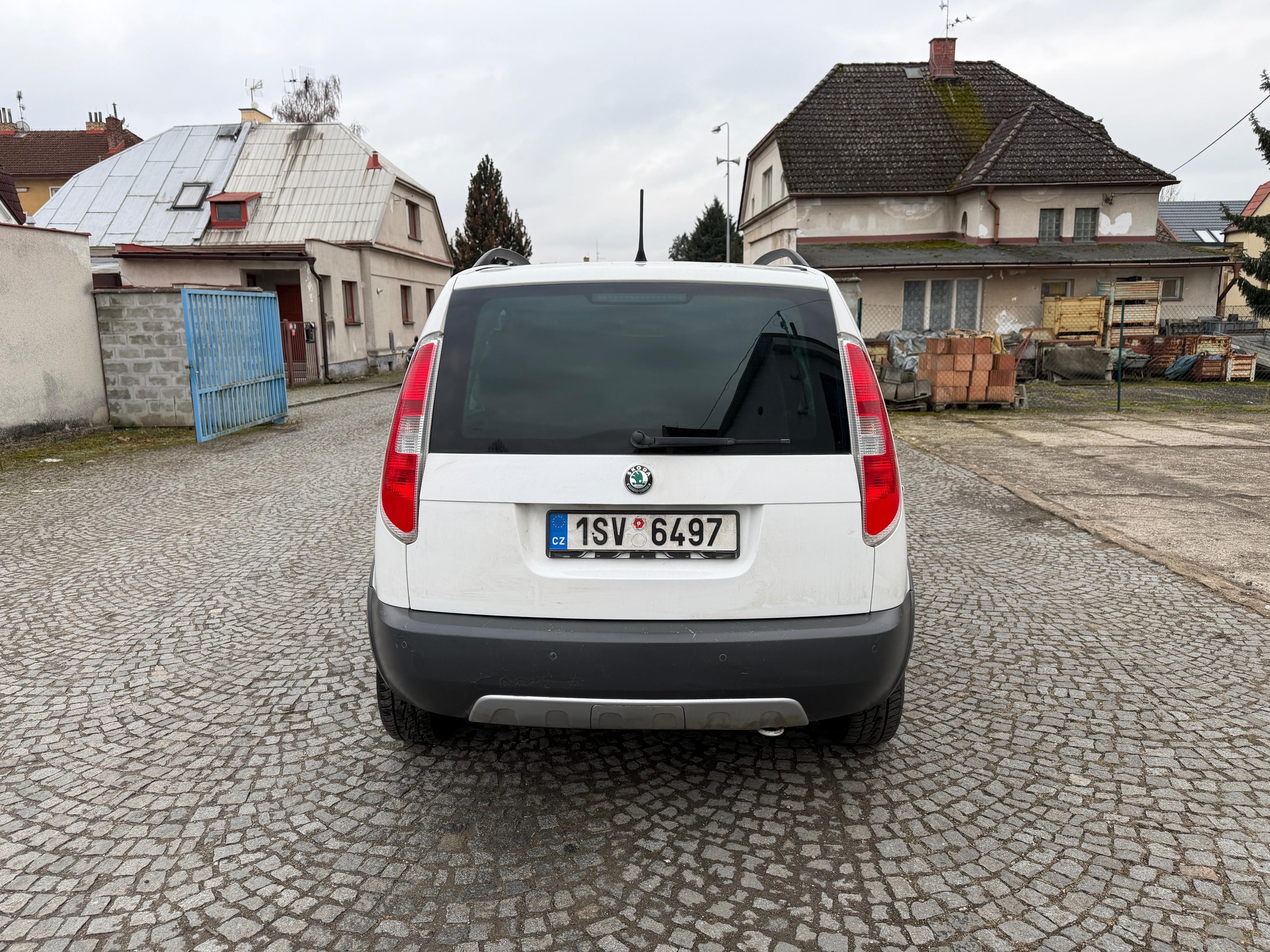 Škoda Roomster, SCOUT, 1.6 TDi 66 kW,STK 12/27 - fotka 6
