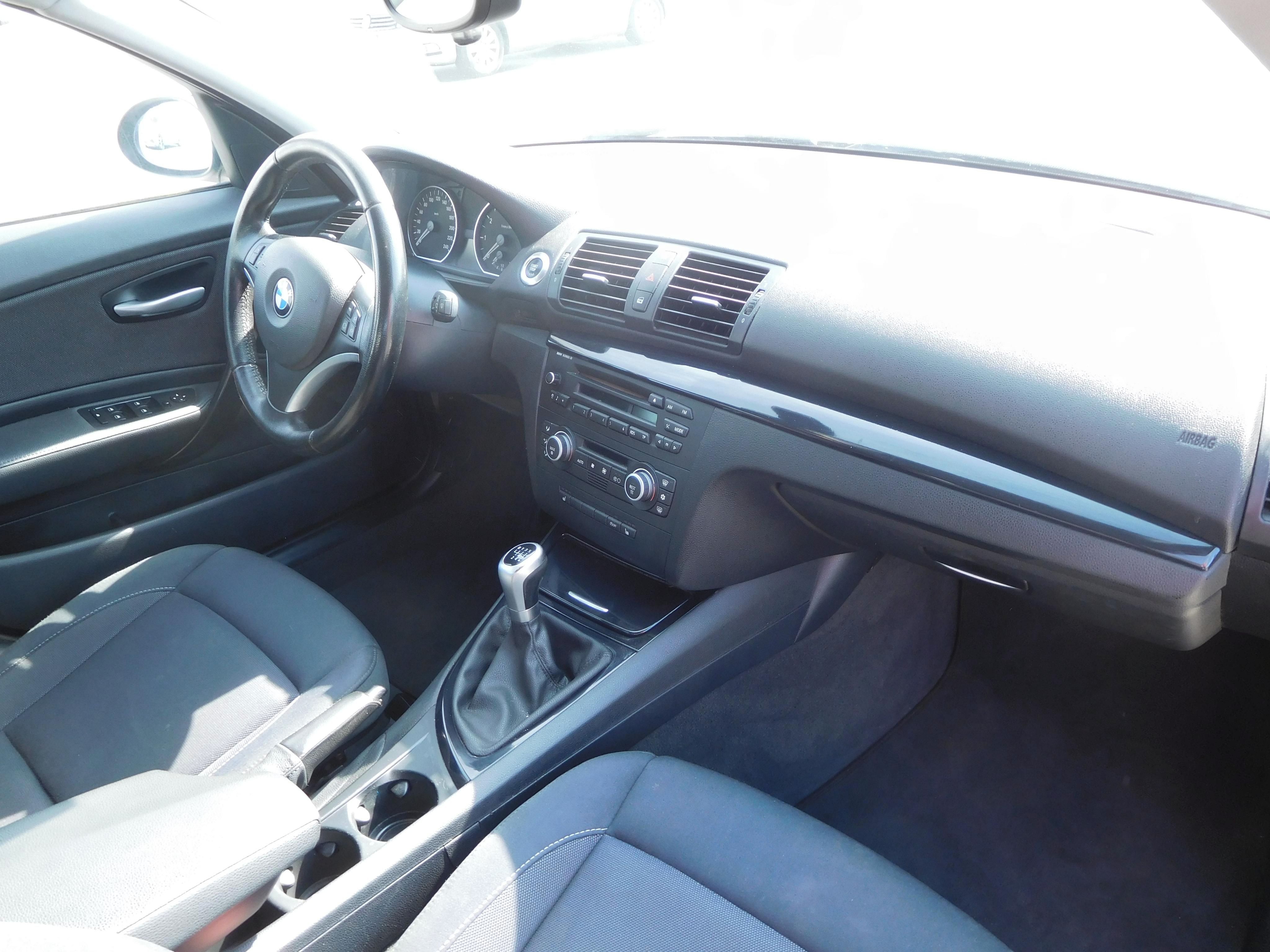 BMW Řada 1, 1.6i Sport, 90 kW, 116I, Klima - fotka 5