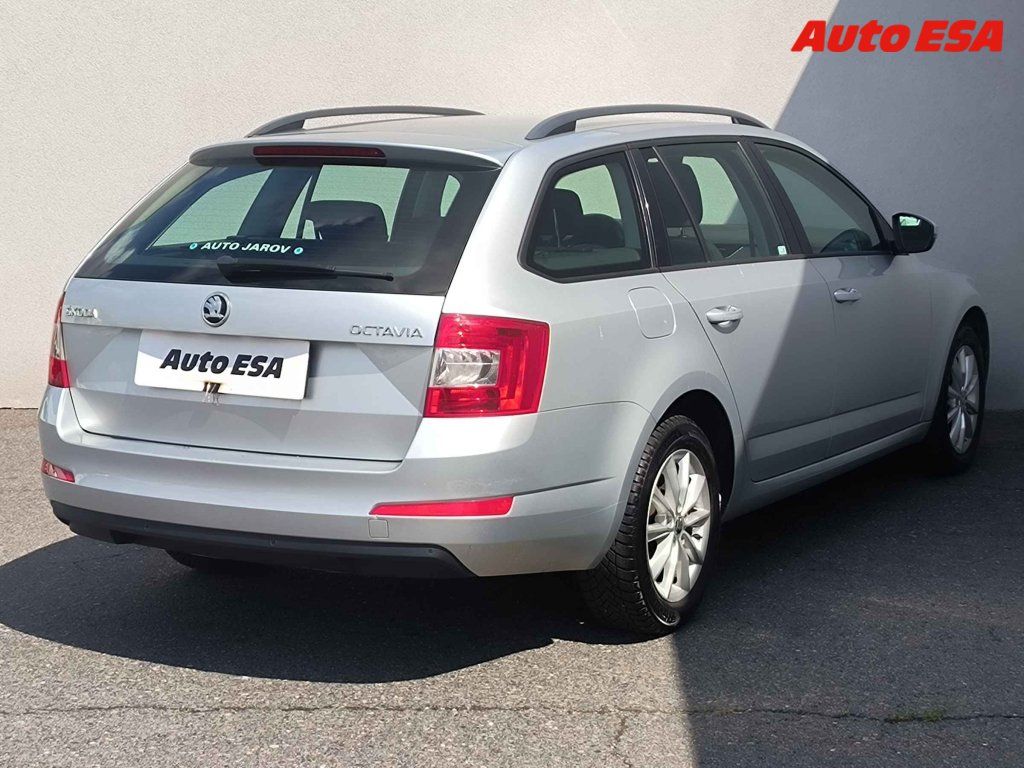 Škoda Octavia, 1.6 TDi,ČR - fotka 4