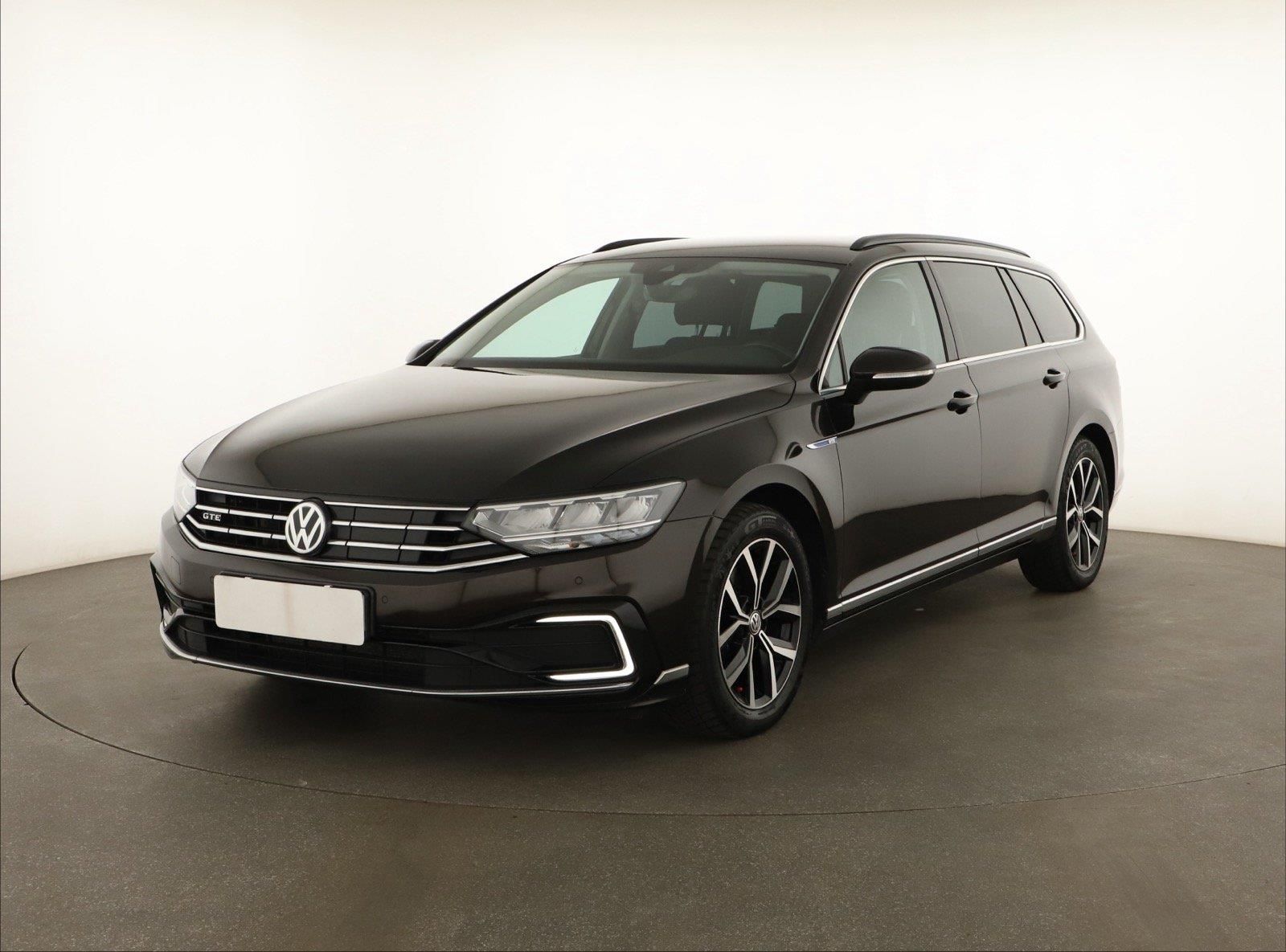 Volkswagen Passat, 1.4 GTE, Automat, Navi - fotka 2