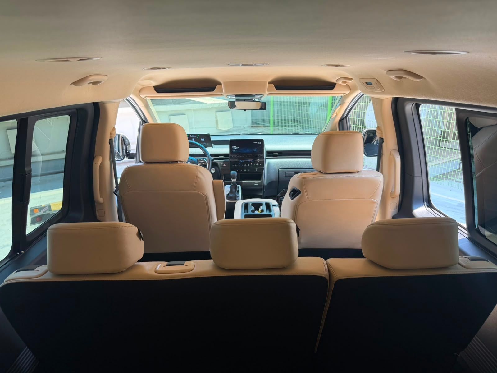 Hyundai Staria, 2.2CRDI 130KW,LUXURY,9 MIS,4x4 - fotka 5
