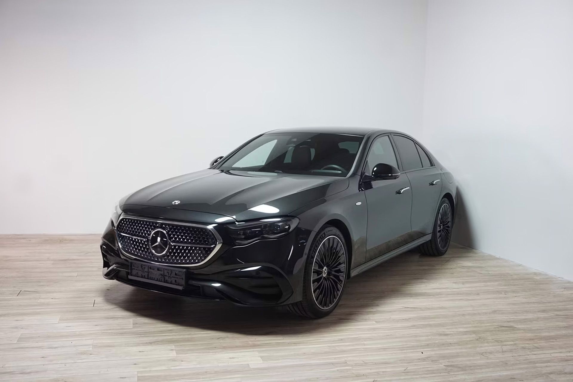 Mercedes-Benz Třídy E, 300de 4M AMG HuD 360 Taž Venti