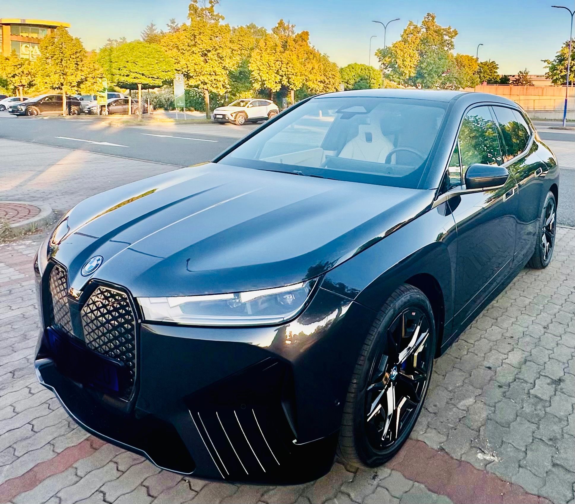 BMW iX - fotka 2