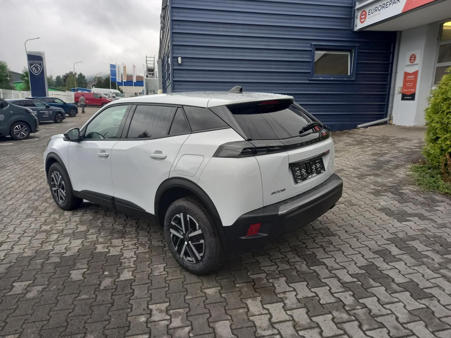 Peugeot 2008, BUSINESS Hybrid 110 e-DCS6 - fotka 3
