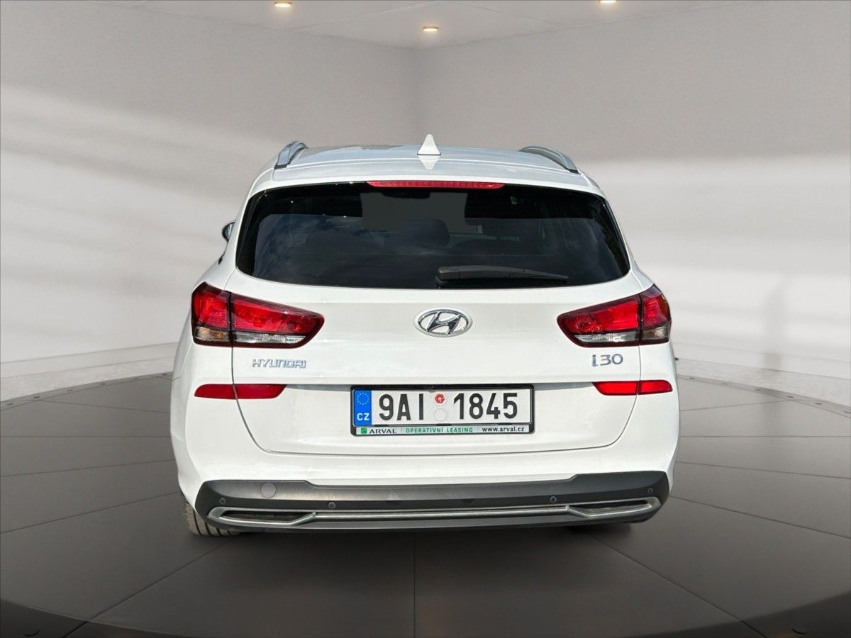 Hyundai i30, 1,5 T-GDI Smart 5d - fotka 5
