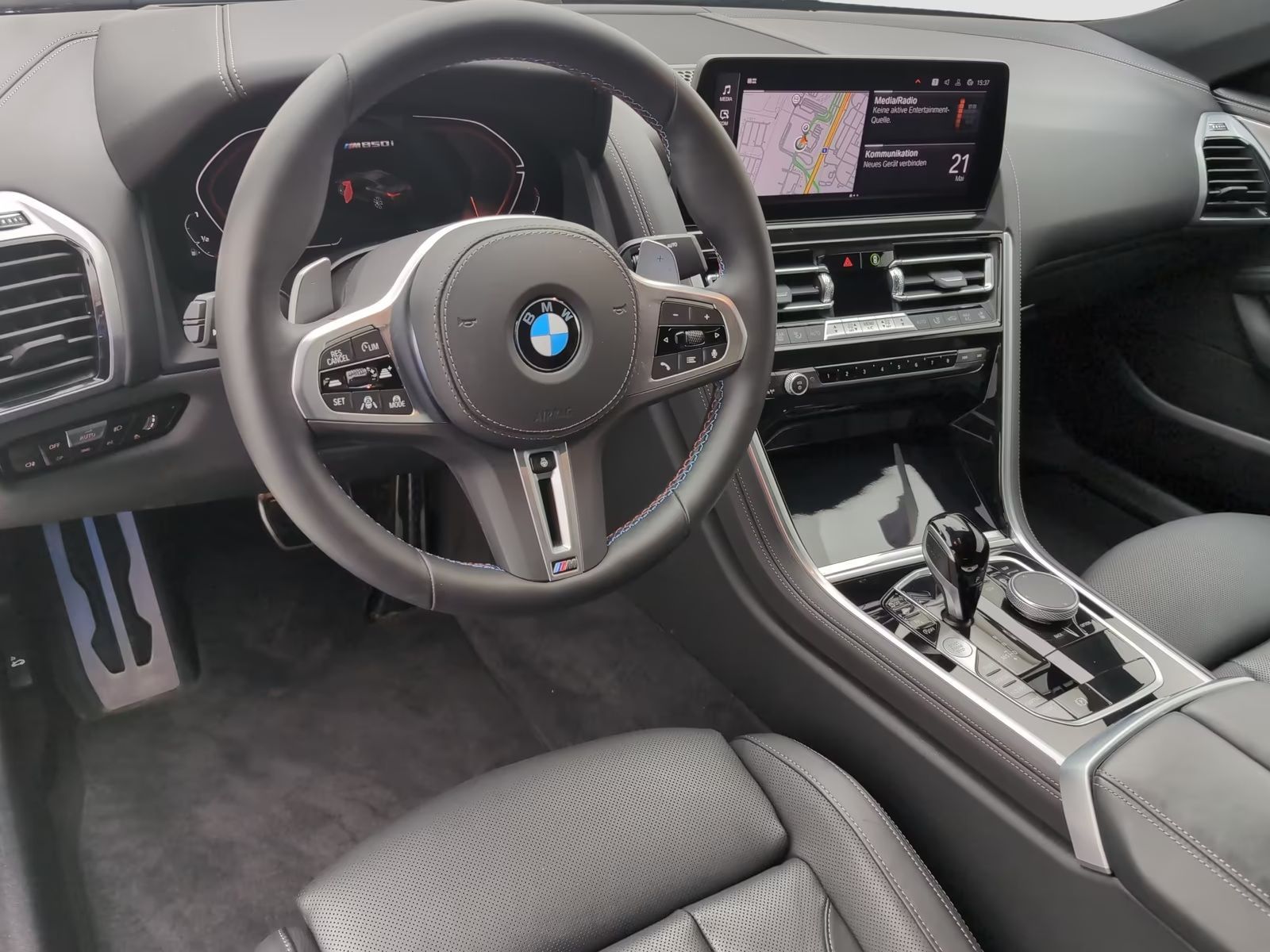 BMW Řada 8, M850i xDrive Coupé 10/2025 TOP - fotka 6