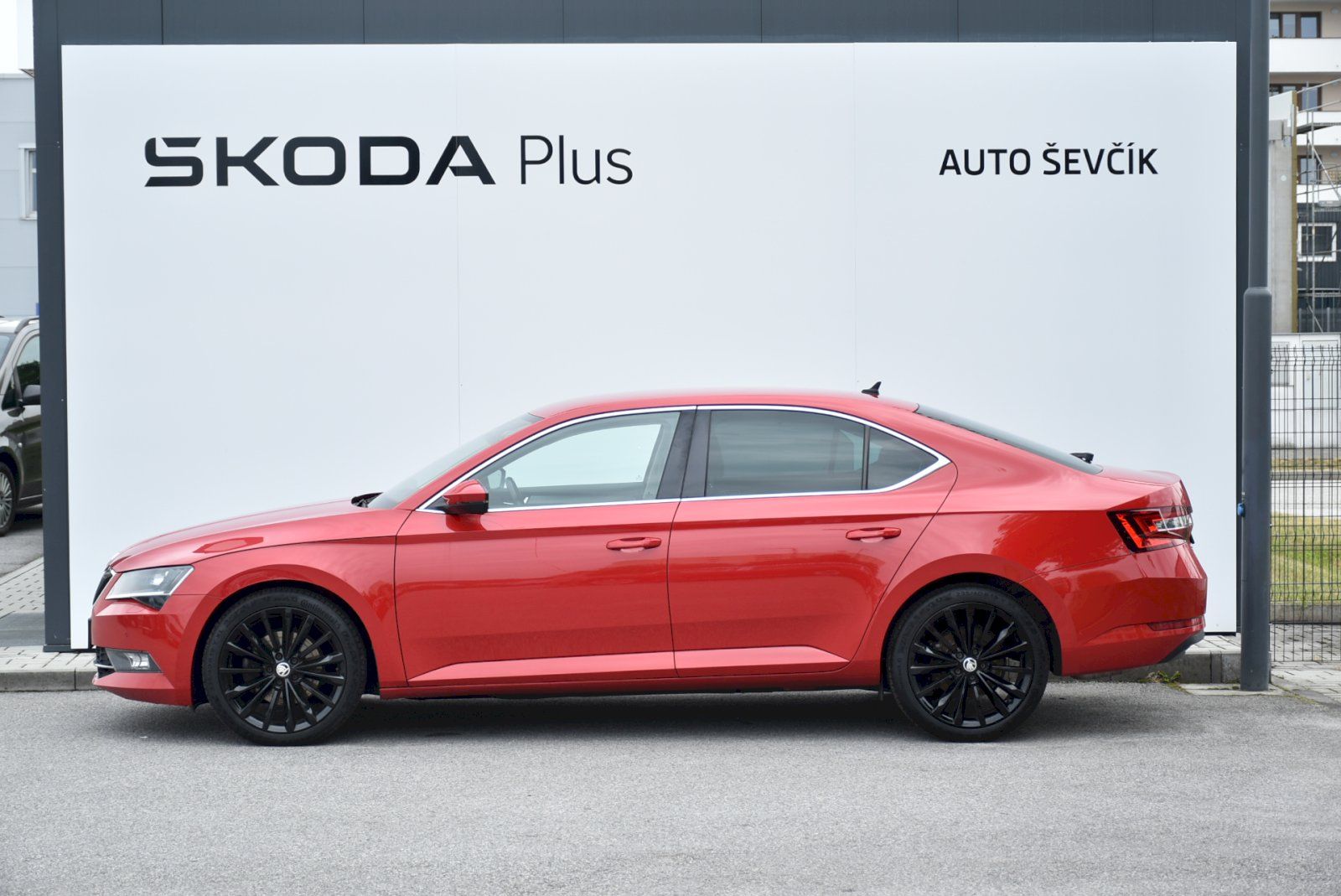 Škoda Superb, Style Plus 2.0 TDI 140kW DSG - fotka 3