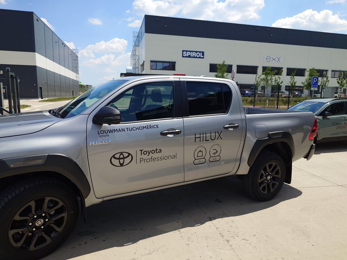 Toyota Hilux, DoubleCab Invincible 2.8D 6AT - fotka 4