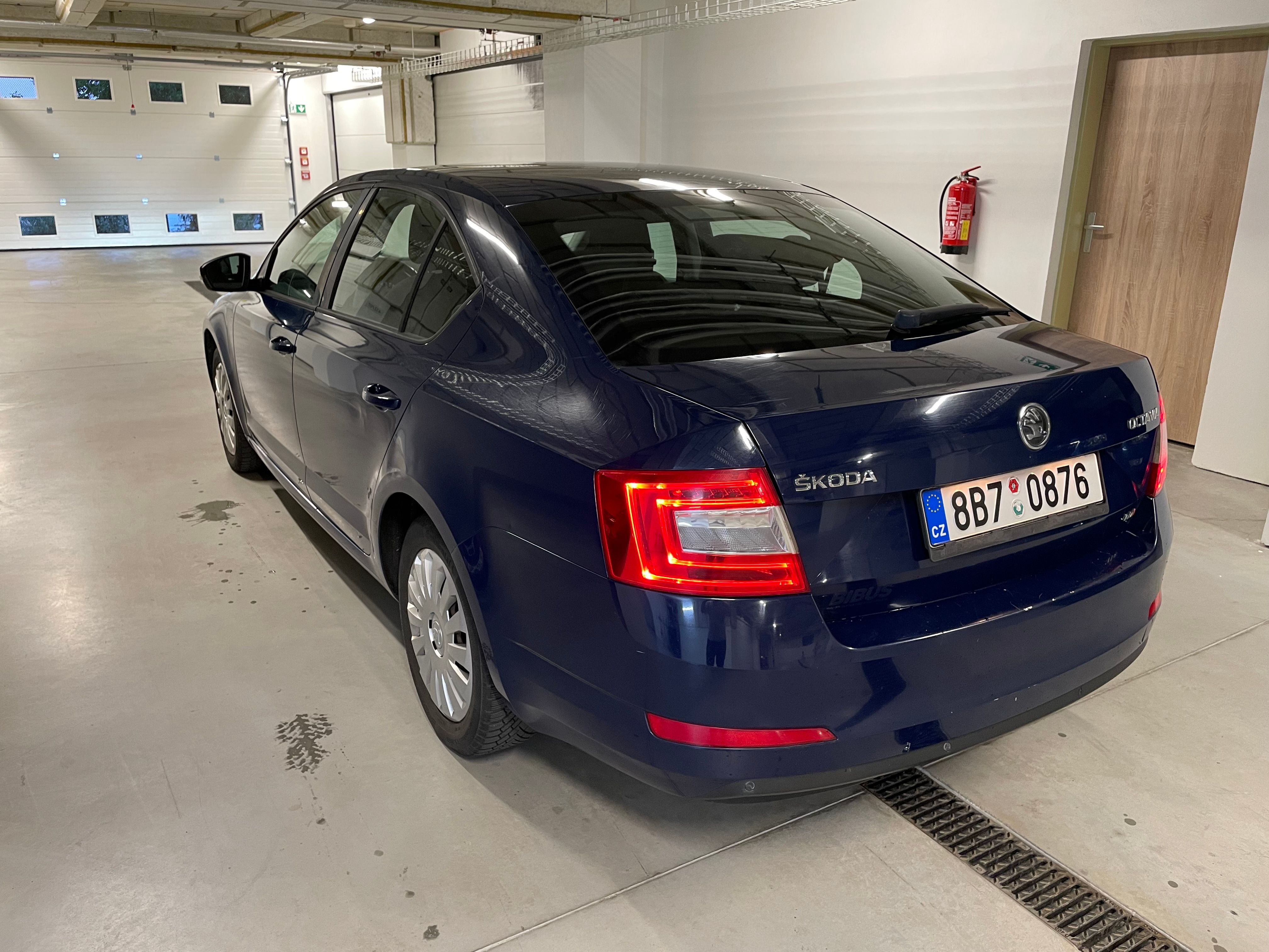 Škoda Octavia, 2.0 TDI - plná výbava - fotka 5
