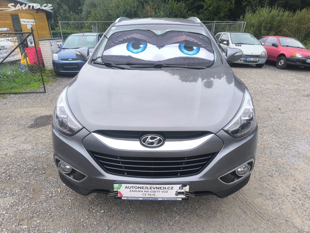 Hyundai ix35, 2.0D4X4,70KM,MAX VÝBAVA,KRÁSNÝ