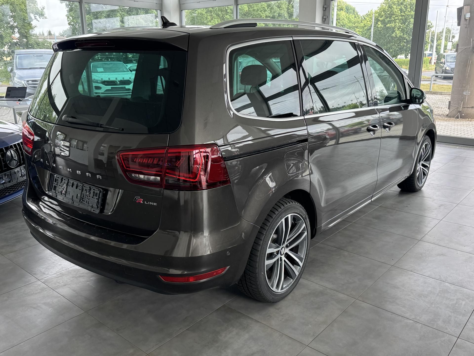 Seat Alhambra, 1,4TSi FR-LINE 7.MÍST - fotka 6