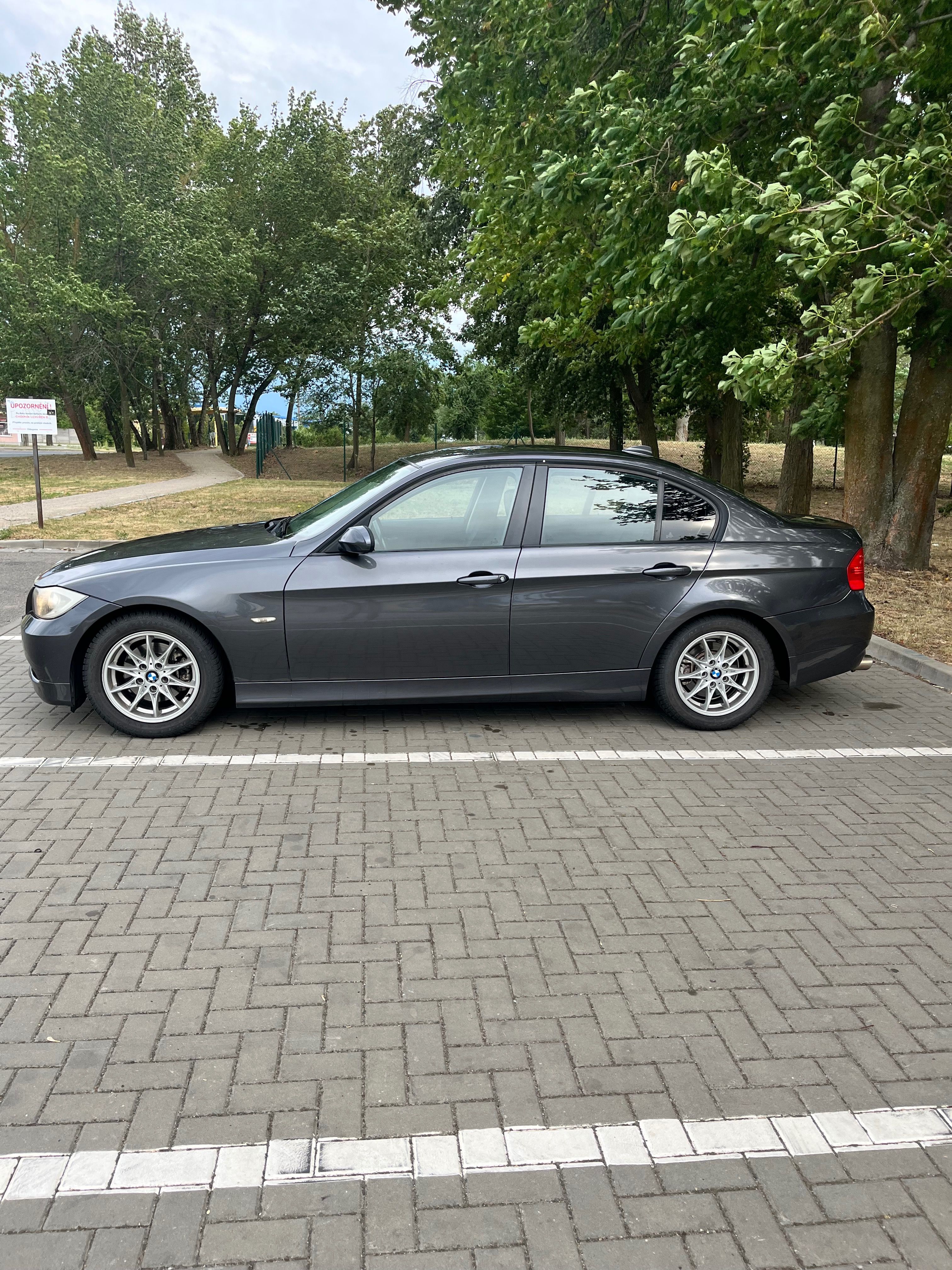 BMW Řada 3, BMW 318d 2007 - fotka 2
