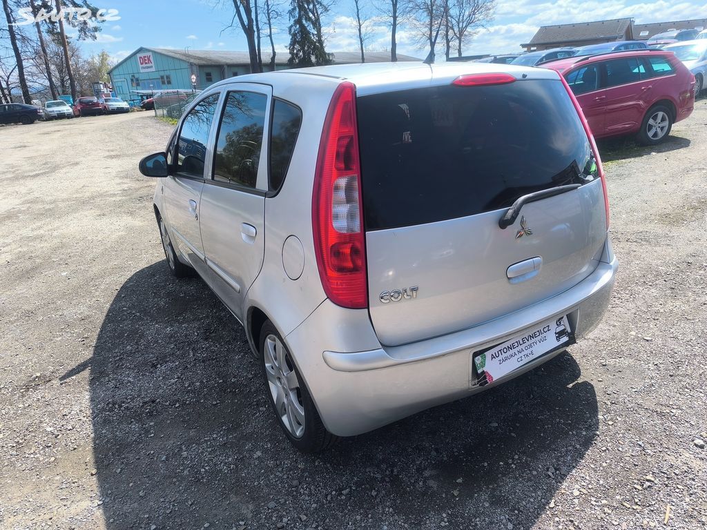 Mitsubishi Colt, 1,3 70KW,PĚKNÝ,140TKM,SERVISKA - fotka 4