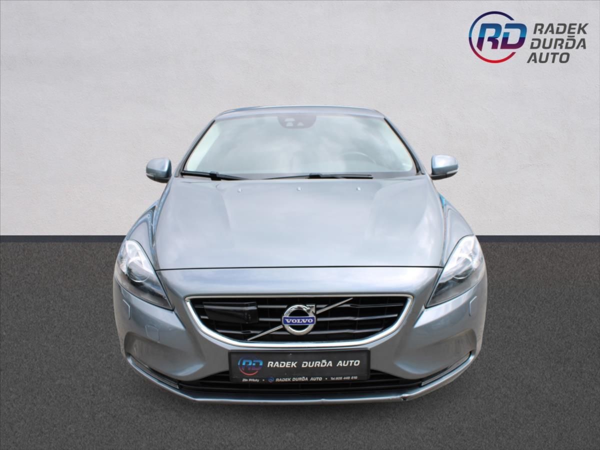 Volvo V40, 2,0 D2  AUTOMAT,VÝHŘEVY - fotka 2