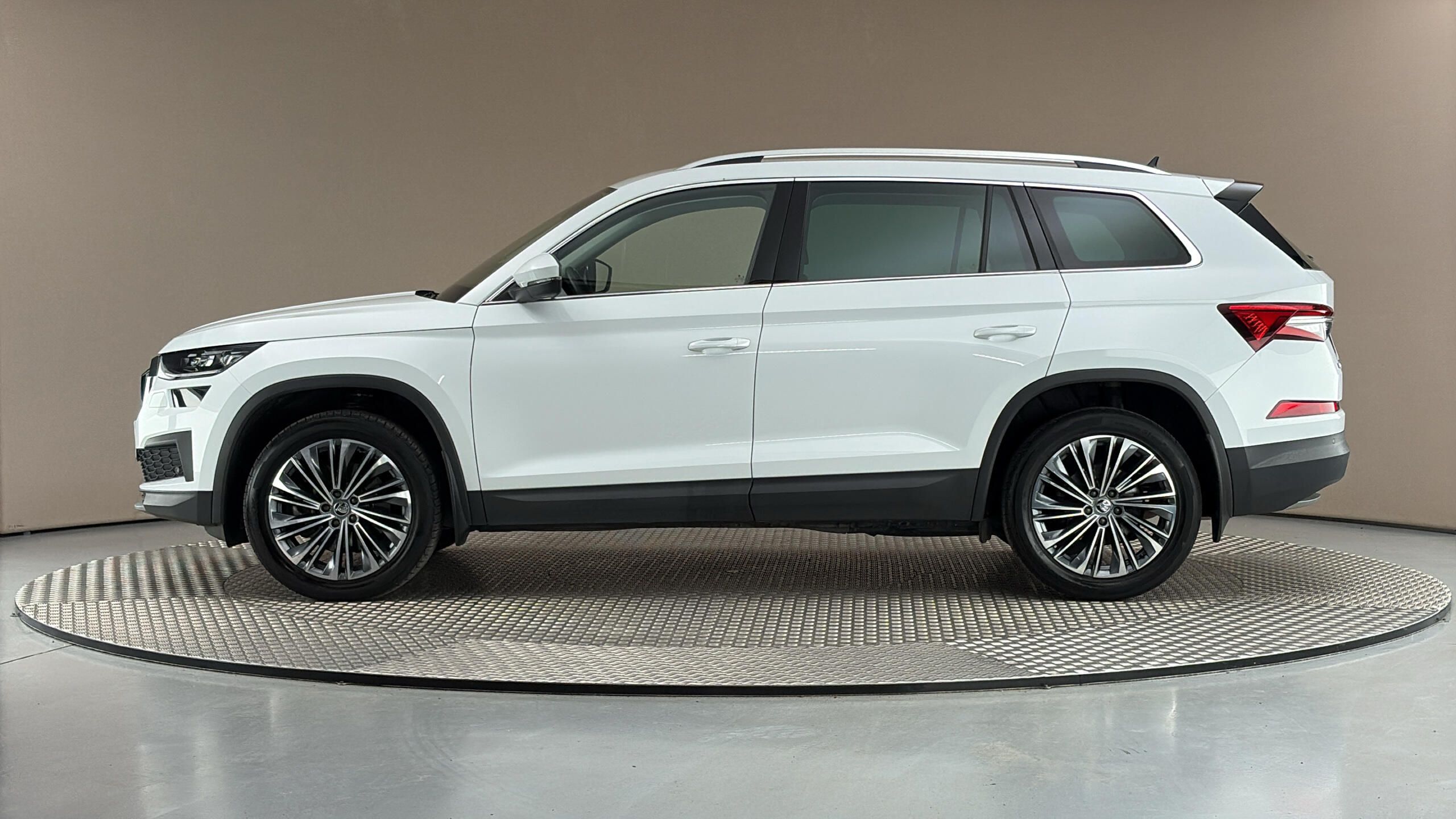 Škoda Kodiaq, 2.0 TSI DSG 4x4 Style - fotka 4