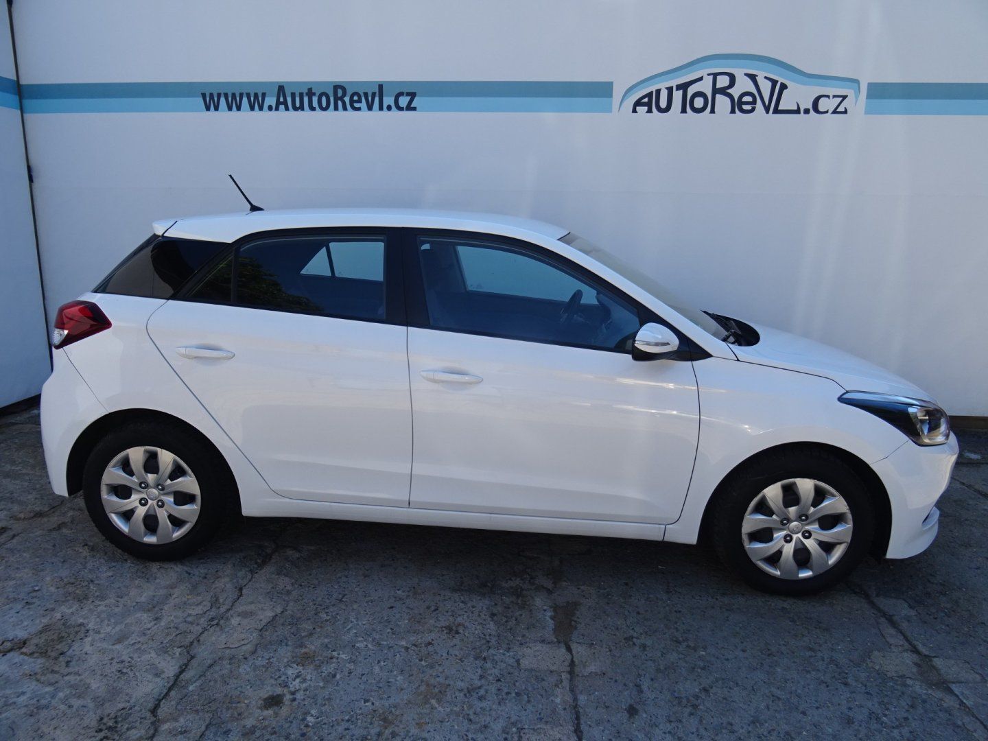 Hyundai i20, 1.2i,1maj,S.kniha,klima - fotka 5