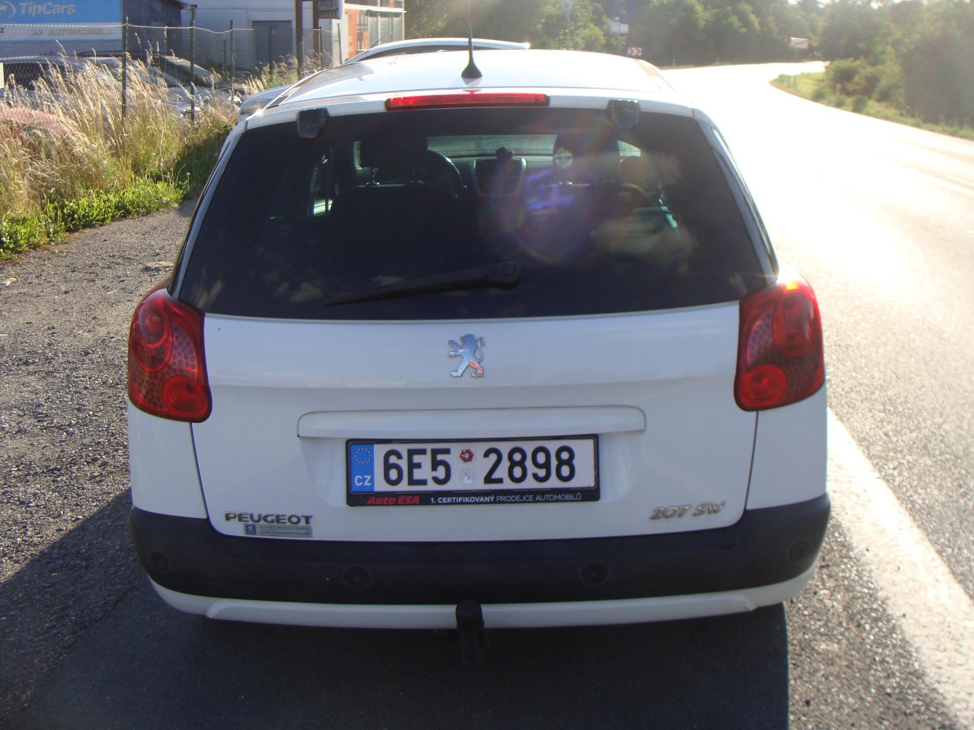 Peugeot 207, 1.6i, 88 kW, SW,automat,klima - fotka 4