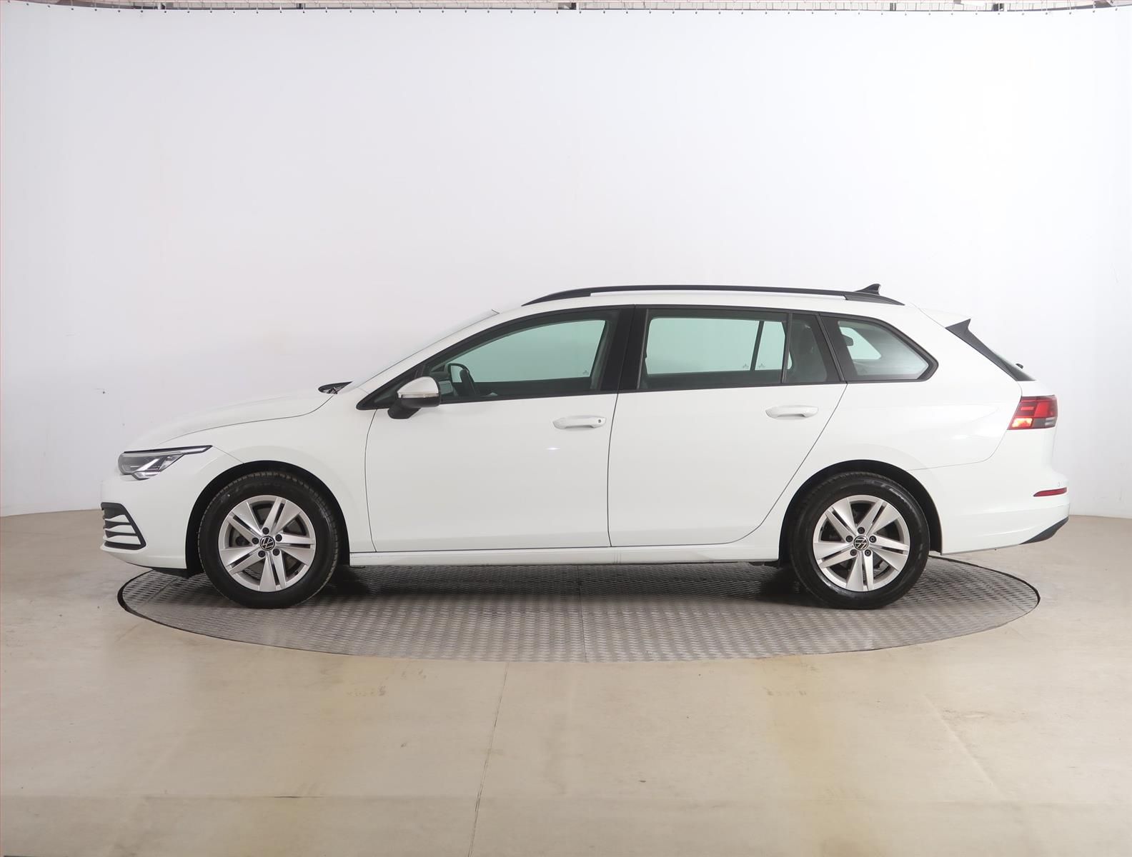 Volkswagen Golf, 2.0 TDI, Life, Serv.kniha - fotka 3