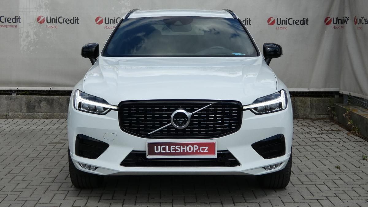 Volvo XC60, B4 AWD R Design - fotka 2