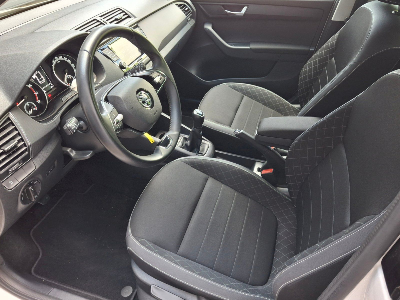 Škoda Fabia, Combi Ambition Top 1,0TSi 70kW - fotka 6