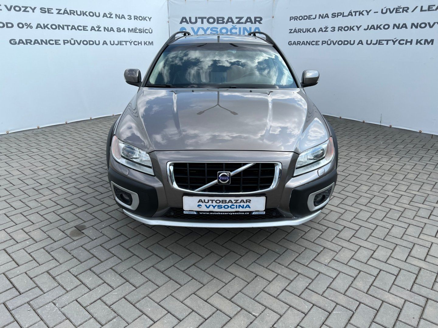 Volvo XC70, 2.4 D5 154kW! AWD! SUMMUM! - fotka 2