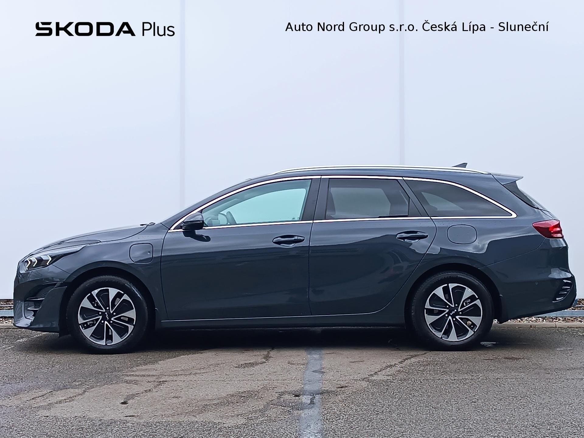 Kia Cee´d, Ceed PREMIUM 1,6GDi PHEV 6°DCT - fotka 3