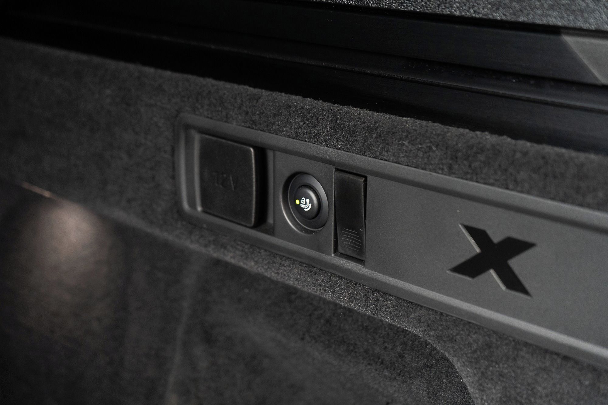 BMW X5, M60i - fotka 6