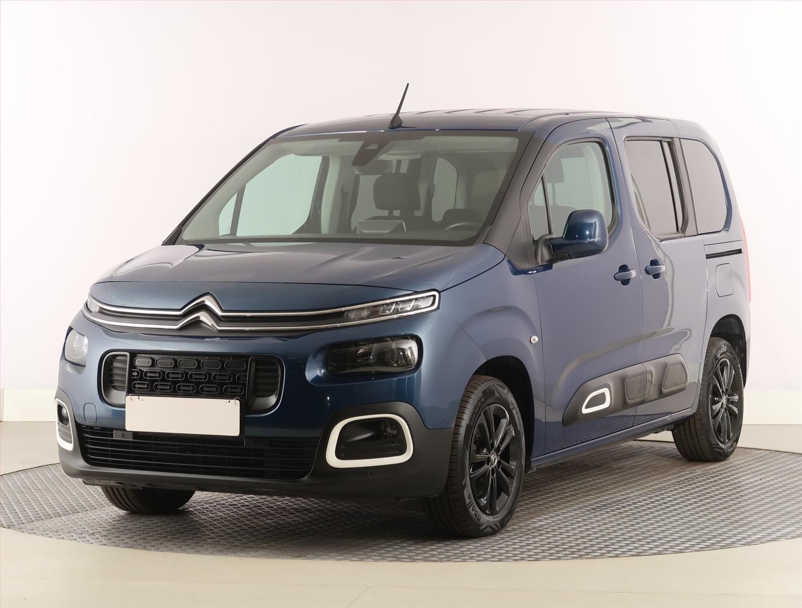 Citroën Berlingo, 1.2 PureTech, Feel, 7Míst - fotka 2