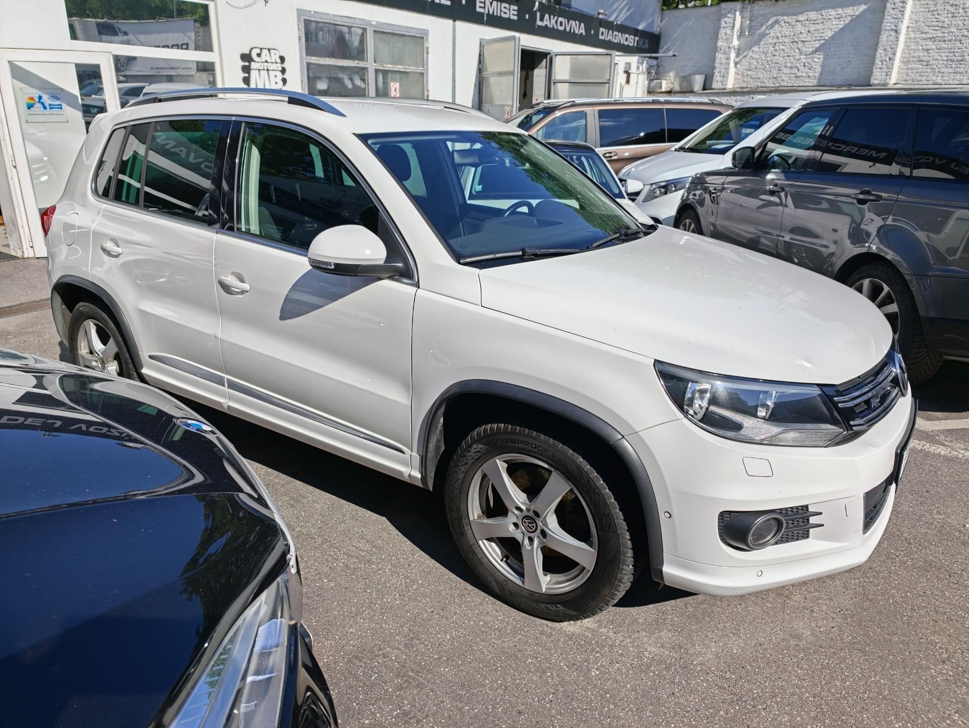Volkswagen Tiguan, 2,0 TDi R-Line - fotka 4
