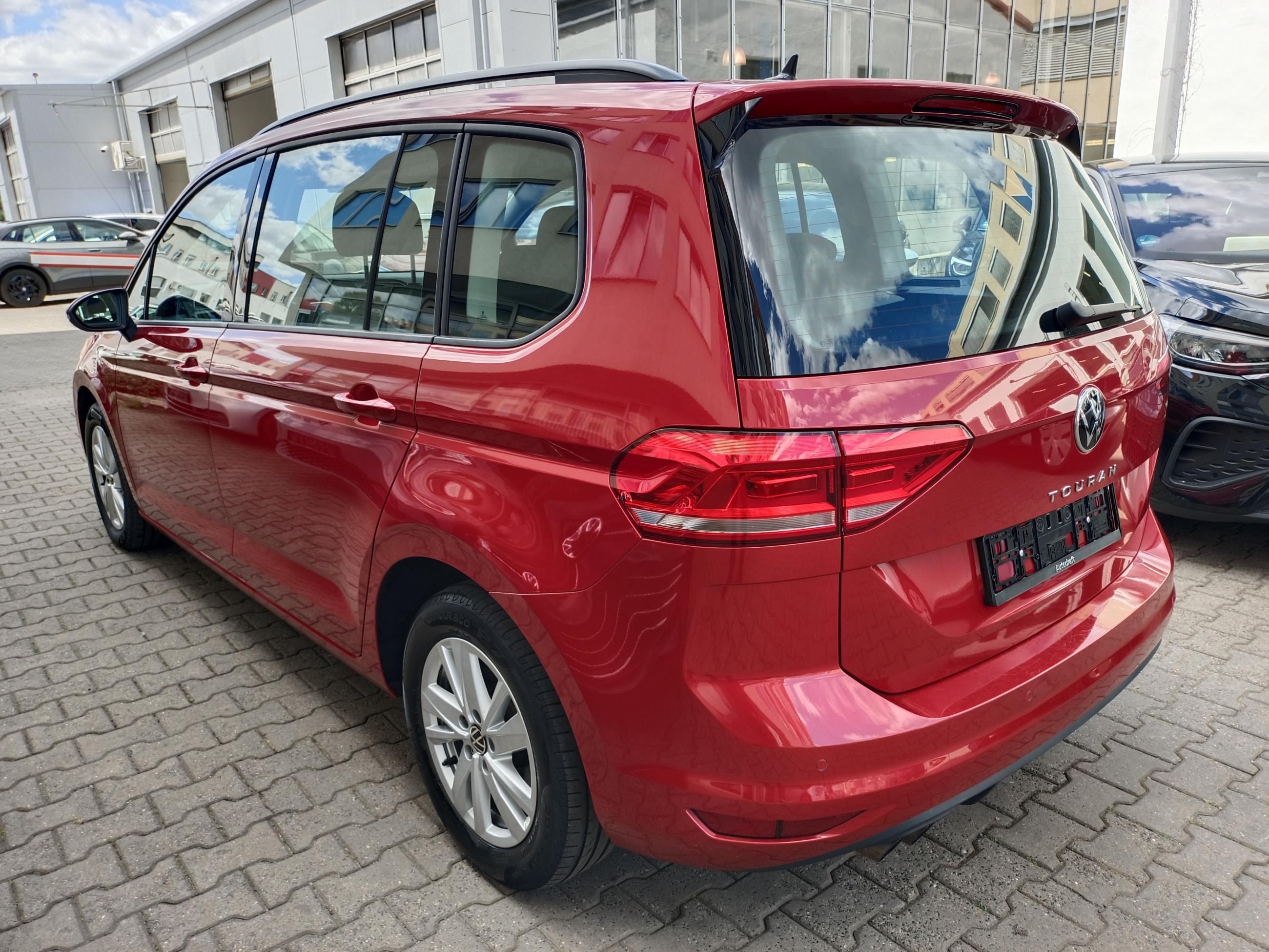 Volkswagen Touran, 2.0 TDI 110kW DSG / ALU 16" - fotka 4