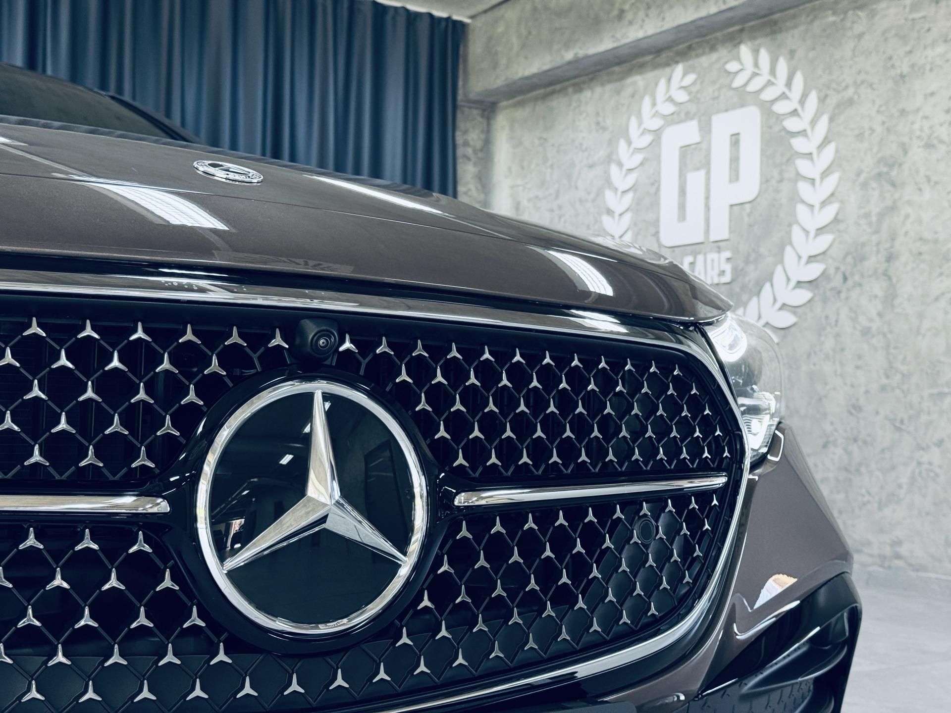 Mercedes-Benz Třídy E, 220d*AMG*4M*AIR*NAT.NAP*PANO - fotka 5