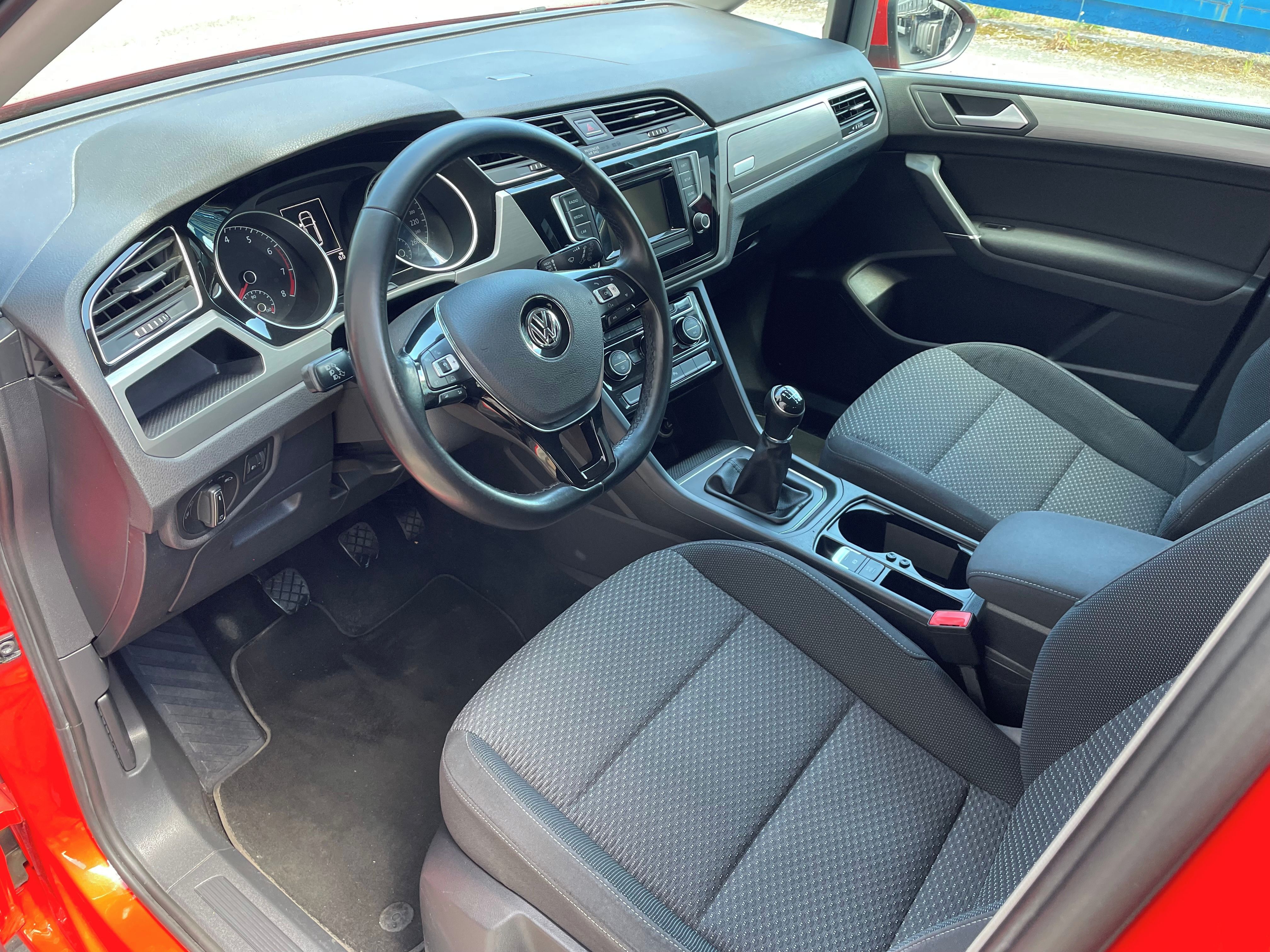Volkswagen Touran, 1.2 TSI 81kW 7 míst - fotka 5