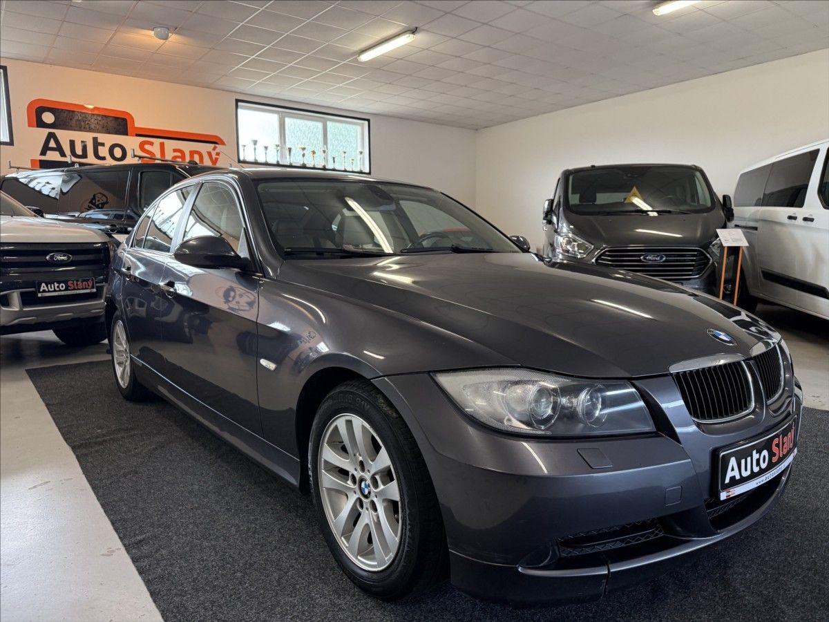 BMW Řada 3, 320i E90,110kW,manuál - fotka 2
