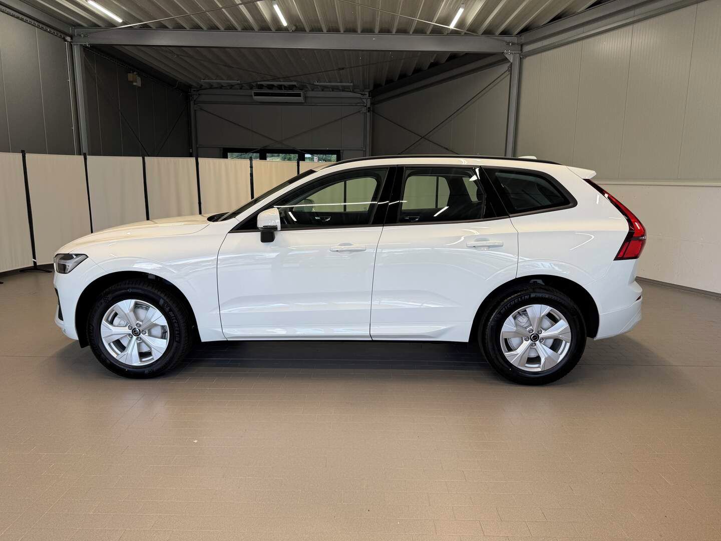 Volvo XC60, B5 2.0L 250+14 HPAT8 AWD CORE - fotka 2