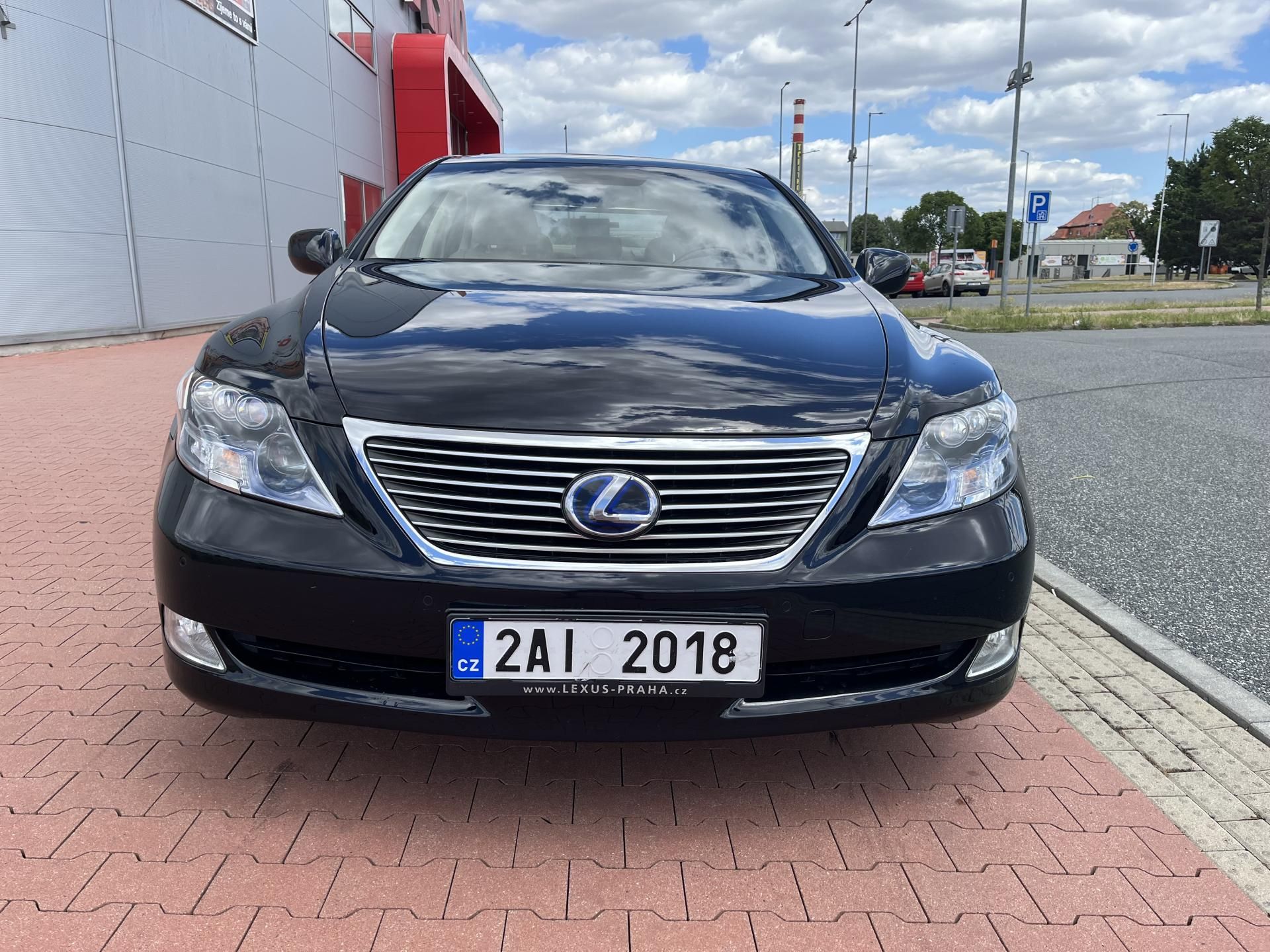 Lexus LS 600h, 5.0 V8 Hybrid 1.Majitel ČR - fotka 3